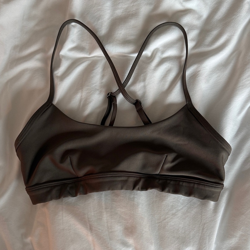 Alo Airlift Intrigue Bra - Olive Tree
